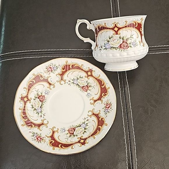 Queen’s Rosina Cup & Saucer Vintage Fine Bone China England - Picture 4 of 8
